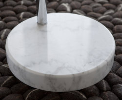 Pendel-Standleuchte mit Marmorfuß und Metallgestell | Retro Design | silber-weiß